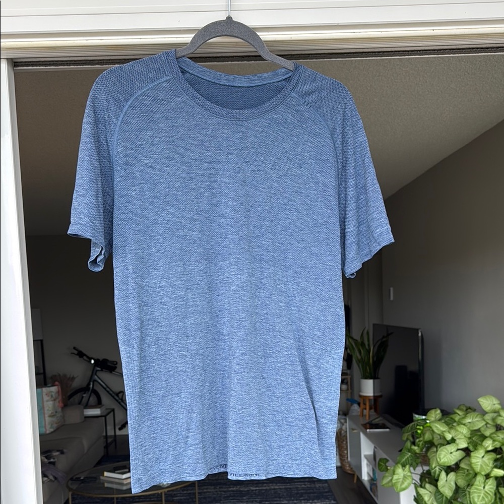 Lululemon T-Shirt